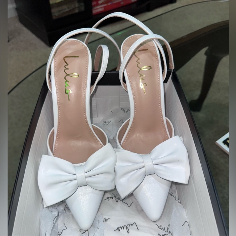 Lulu's White Bow Pointed-Toe Heels